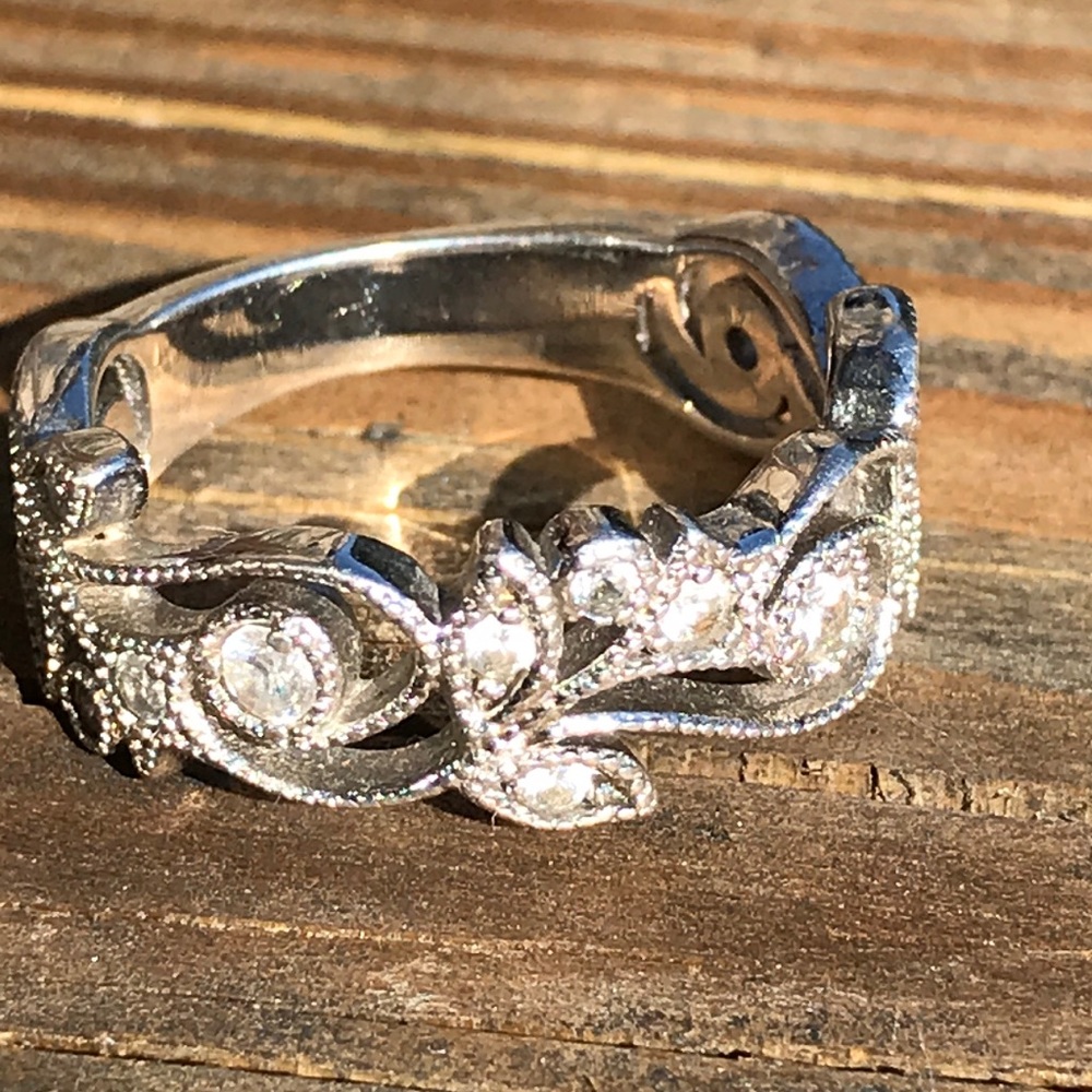 Filigree Band Ring Clear Stones Size 8